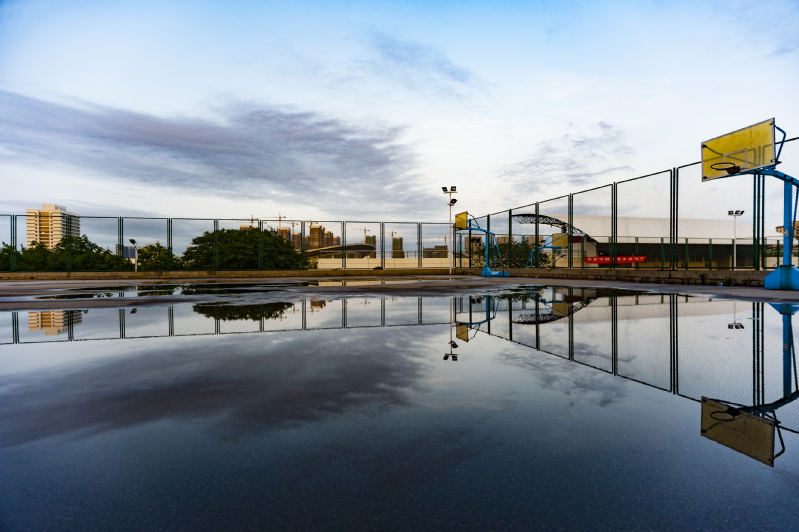 雨后球场